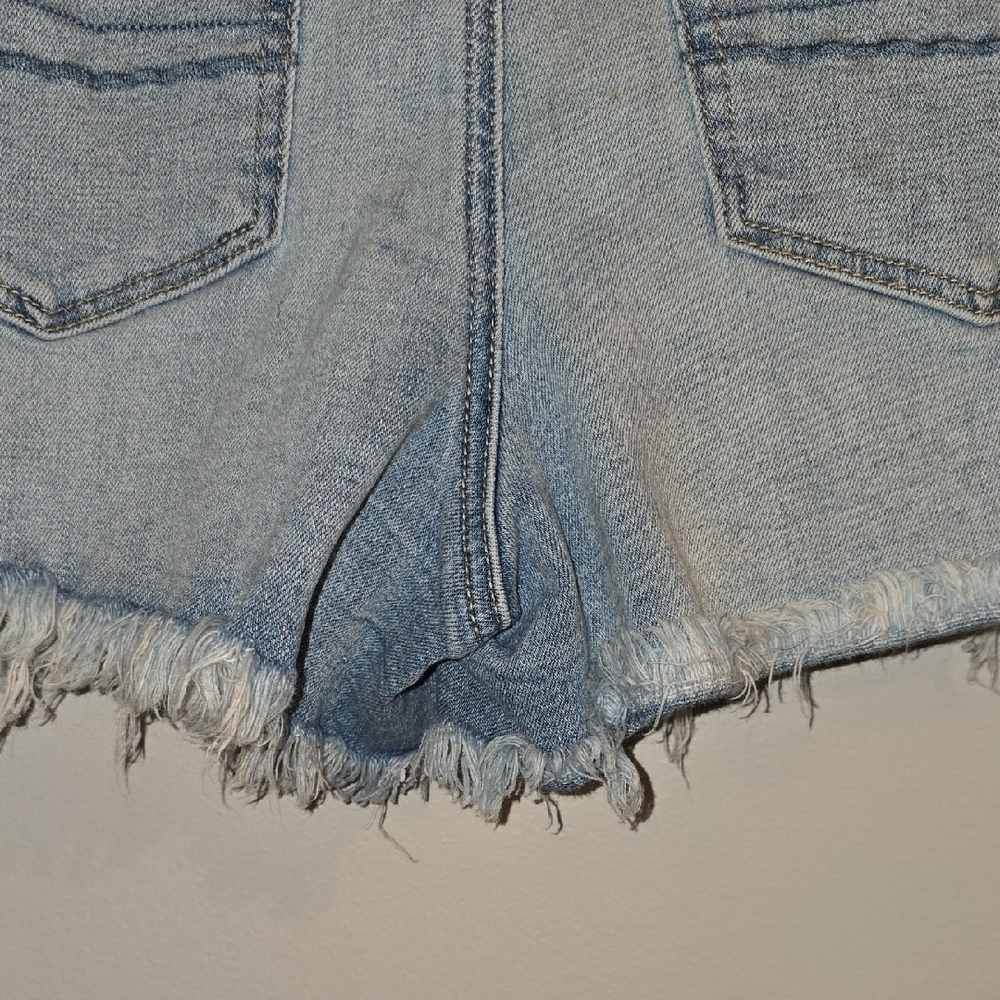 American Eagle Outfitters Light Wash Distressed Jean Shorts - Picture 5 of 10
